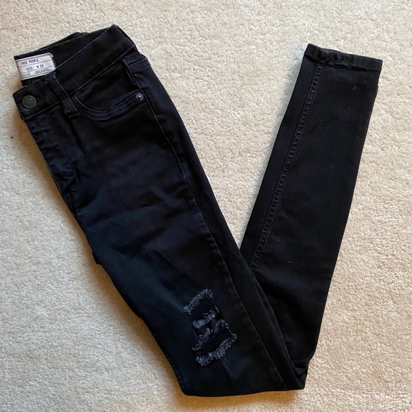 Free People black ripped skinny jeans - Picture 1 of 6